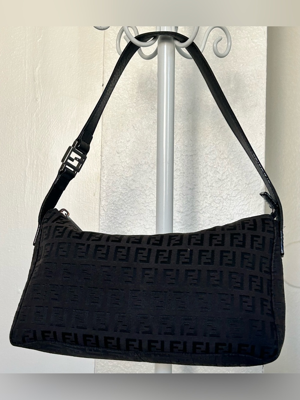FENDI Zucchino Monogram
Pochette Mini Shoulder